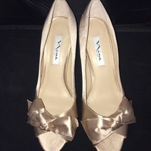forbes ii peep toe pump